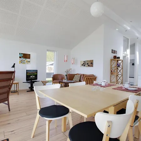 Ogoti - 250m From The Sea By Interhome